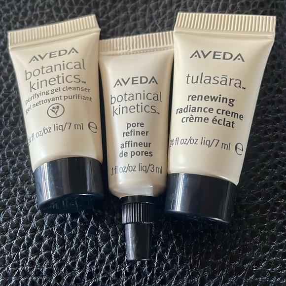 Beauty Junkees Cosmetic Pouch with 3 Aveda travel size products - Picture 2 of 7